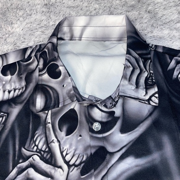 Mens Black Gray “See No Evil Hear No Evil” Skull Short Sleeve Button Up Size XL - Picture 7 of 16
